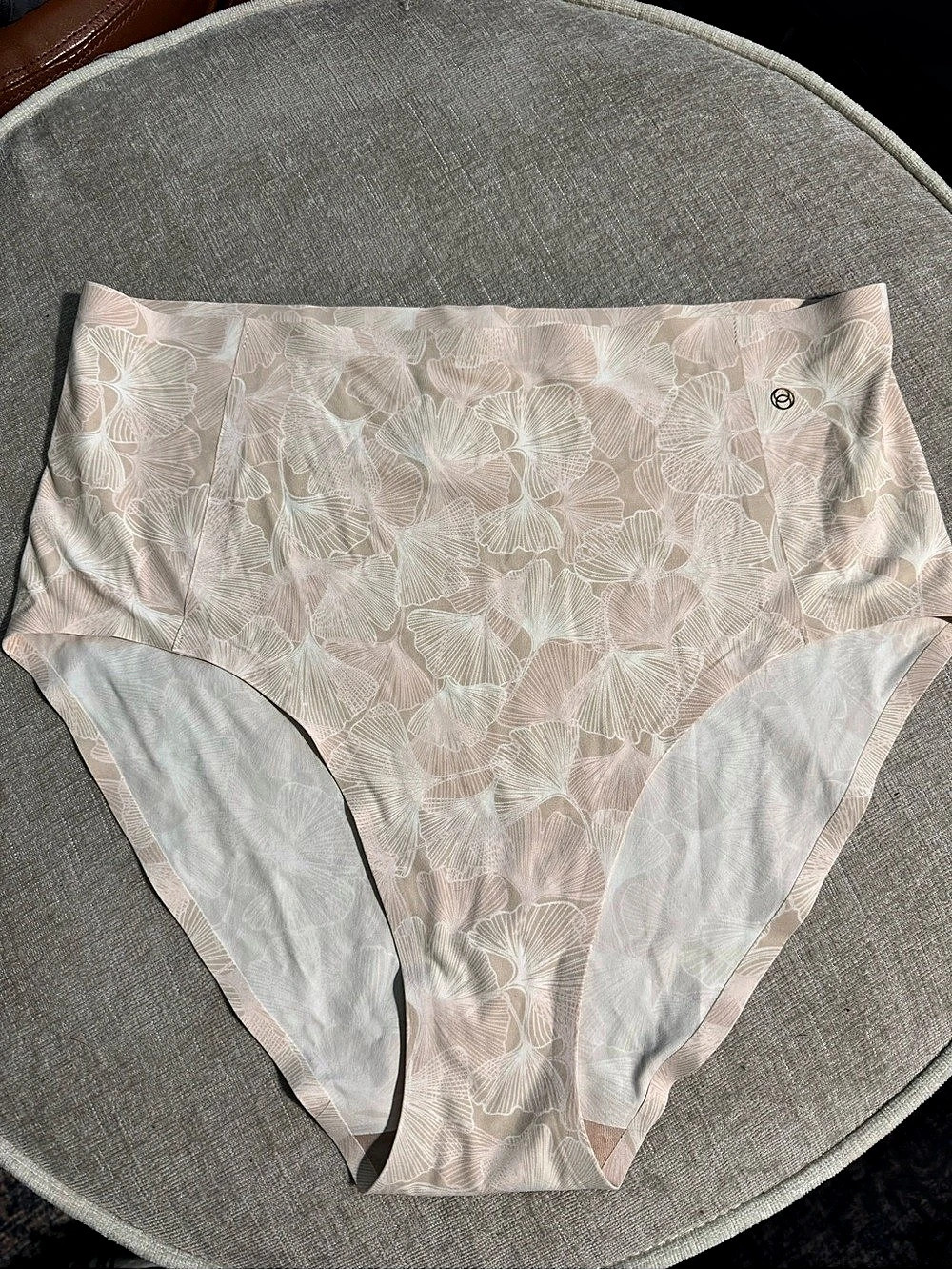 Evelyn & Bobbie High Waisted Retro Bikini Floral Pink & White Size 16-24